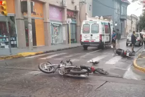 Una motociclista result lesionada tras siniestro vial en pleno centro capitalino
