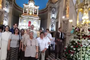 "La vida consagrada" renov su entrega a Jess a los pies su Madre en la advocacin del Valle