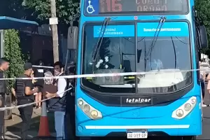 Asesinaron a un chofer a balazos y harn un paro total de colectivos en Rosario