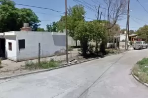 Busc� a su hijo en la escuela, vio que se estaba peleando con otro, intervino y lo mataron a balazos