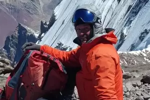 "Debemos aprender de ellos": El �ltimo posteo de uno de los andinistas que muri� en Chile le dedic� a su hijo