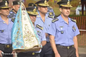 Autoridades y Efectivos Policiales caminaron junto a la "Madre Generala"