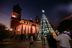 El rbol de Navidad de la Capital se instalar luego de las festividades marianas