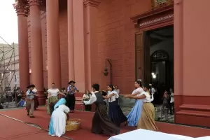 Fiestas Marianas: Se realiz el Rosario viviente en el Paseo de la Fe