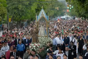 Miles de devotos acompaaron a la Virgen del Valle en la Solemne Procesin