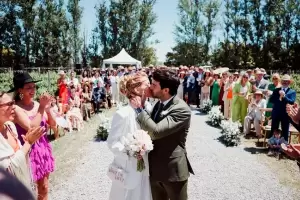 Aseguran que Nicole Neumann confirm su embarazo en su casamiento con Manu Urcera