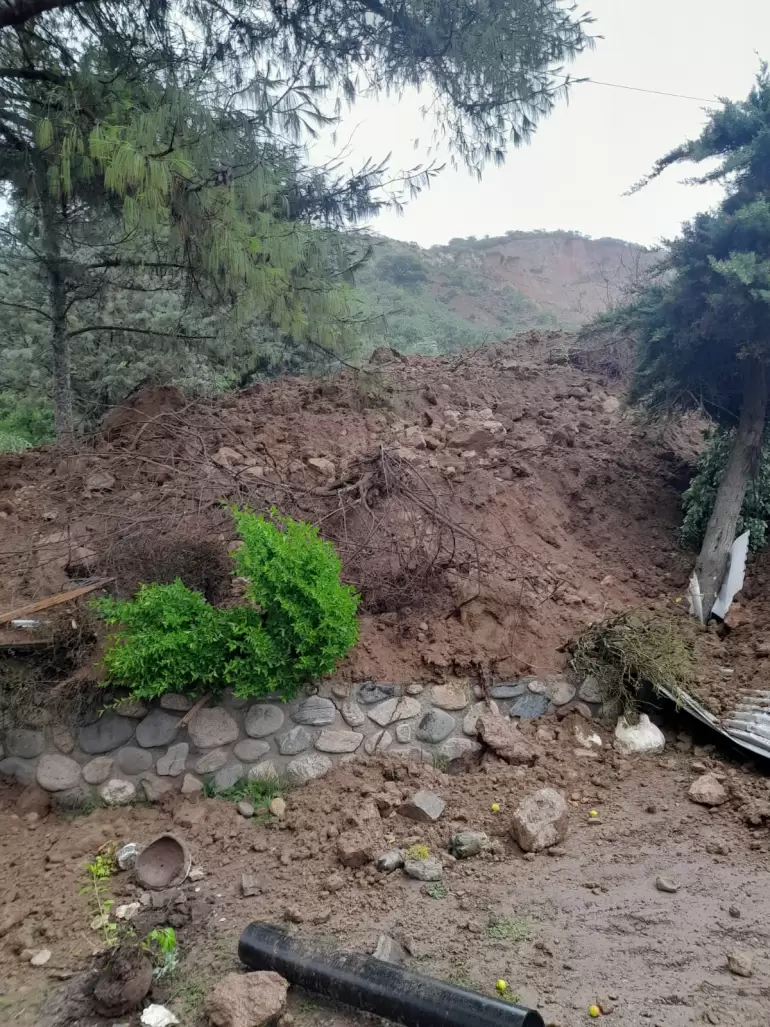 aconquiha derrumbe y alud