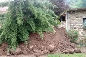 Se derrumb el cerro en Aconquija: el alud tap una vivienda y hay malestar de los vecinos