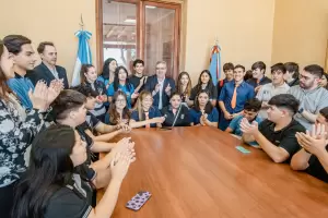 Ganadores de las Olimpiadas del Saber se reunieron con el Gobernador