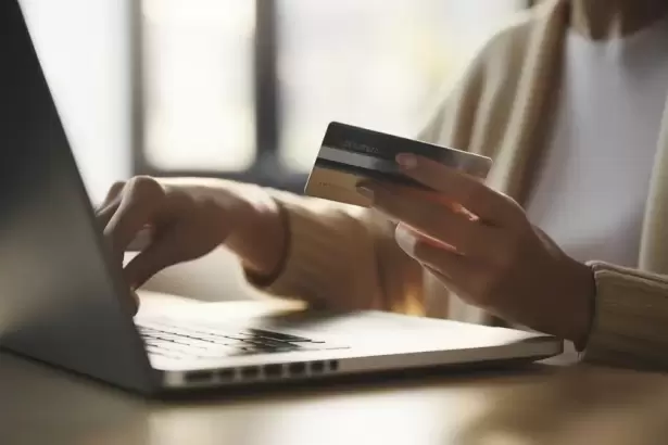 Catamarca: le rob� los datos de la tarjeta a su suegra y la us� para hacer compras