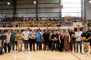 El Club Montmartre estren su nuevo estadio