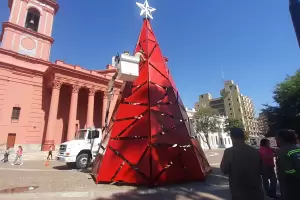 El rbol de Navidad de la Capital se inaugura esta noche