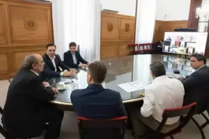 Francos encabez� un encuentro con los gobernadores previo a la cumbre con Milei