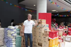 C5N junt cientos de alimentos no perecederos para entregar en Navidad