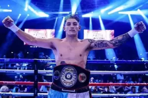 "Pacman" Corzo gan por KO a Diego Quinez