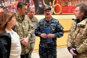 Milei recorri� Bah�a Blanca: "Conf�o en que van a resolver la situaci�n con los recursos existentes"