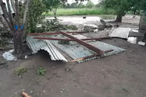 Drama en Manantiales: voladuras de techos, tendido elctrico y evacuados