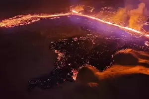 Imgenes|Tras una intensa actividad ssmica, un importante volcn entr en erupcin