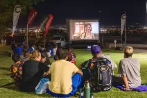 Te gusta el cine y las estrellas?: Mir esta propuesta gratuita en capital