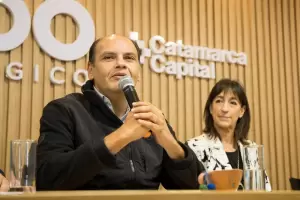 Saadi garantiz la continuidad de la obra pblica y confirm un bono para becados