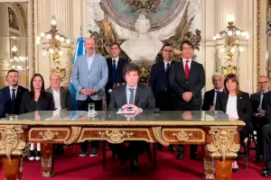 Milei anunci una amplia desregulacin de la economa y deroga varias leyes