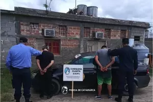 Aprehendidos por robar una manguera y cajas de cermicos