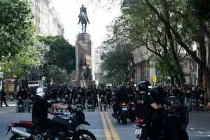 Gobierno cobrar $60 millones a organizaciones sociales que marcharon el 20D