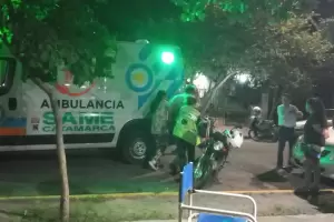 Un rbol se derrumb sobre un hombre en una reconocida plaza catamarquea