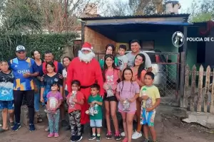 Pap Noel visit a los nios de El Alto