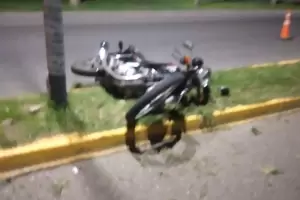 Motociclista se qued dormido, se cay y termin en el "San Juan"