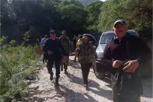 Tras la creciente, dos familias fueron auxiliadas por la polica