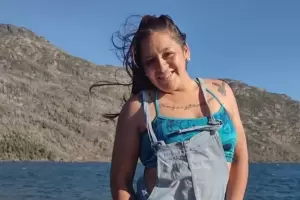 Muri ahogada tras intentar salvar a sus hijos