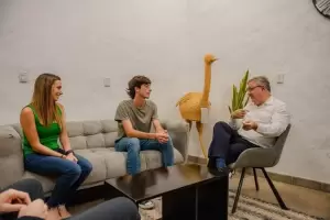 Manu La Serna fue recibido por el gobernador Ral Jalil