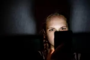 Pass mucho frente las pantallas?: Mir cmo pods proteger la visin