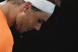 Nadal reapareci con una derrota en dobles en Brisbane