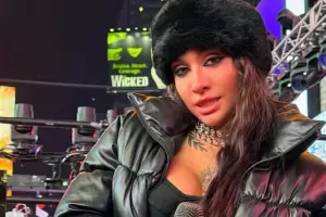 Mara Becerra cant en Times Square ante 50.000 personas para el festejo de Ao Nuevo