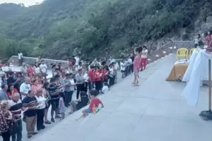 Fin de ao con renovacin de votos matrimoniales en La Gruta