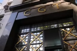 La Justicia levanta la feria para tratar el amparo de la CGT contra el DNU