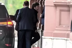 Milei encabeza una reunin clave del Gabinete luego del traspi con el DNU y la Boleta nica