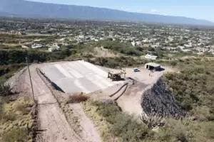 Malestar de vecinos de La Cruz Negra: llevan das con "un hilo de agua" y sin respuesta de Aguas de Catamarca