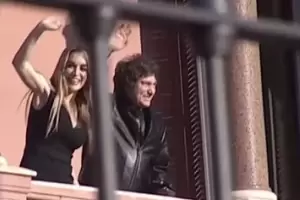 Milei y Ftima Flrez saludaron desde la Casa Rosada antes de mudarse a la Quinta de Olivos
