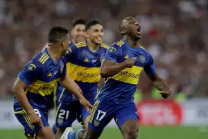Tras la partida de Barco, Boca busca blindar a Advncula pese a que recibi una oferta de Brasil