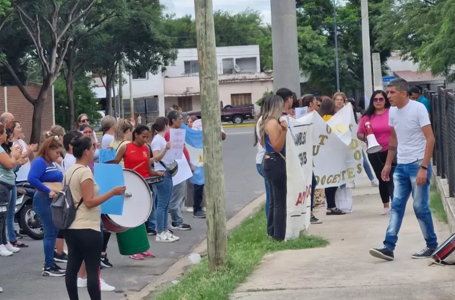 Manifestacin frente a Casa de Gobierno