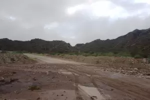 Quebrada de la Cbila : precaucin por material acumulado por la lluvia