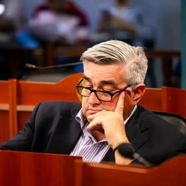 Acu�a cuestion� el anuncio salarial del Gobierno y advirti� que "no recompone ingresos