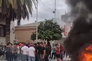 Polic�a de La Rioja sostiene el reclamo por un aumento salarial