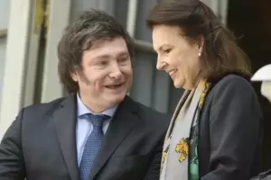 Milei ech a Mondino por votar en contra del embargo estadounidense a Cuba