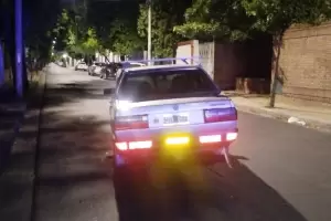 Automovilista perdi el control tras chocar contra un rbol