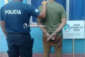 Detuvieron a dos jvenes por agredir a un polica