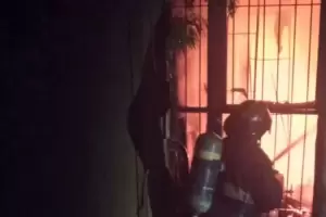 Barrio Villa Bosch. importante incendi en un taller de tapicera